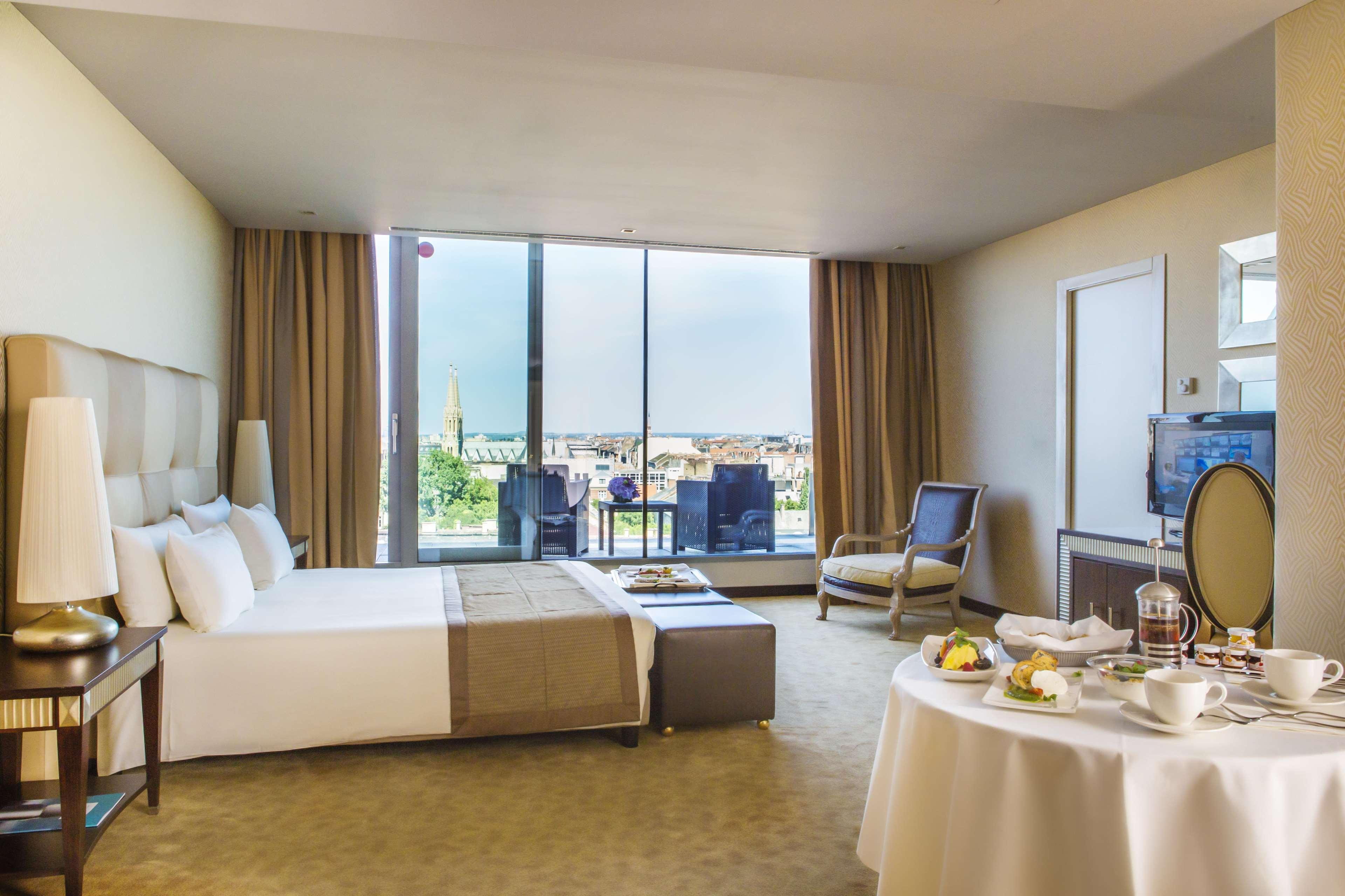 Anantara New York Palace Budapest - A Leading Hotel Of The World Esterno foto A room at the hotel
